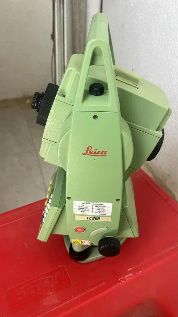 دوربین نقشهبرداری لایکا Tc805 کاملا سالم|ماشینآلات صنعتی|شیراز, قالیشویی|دیوار