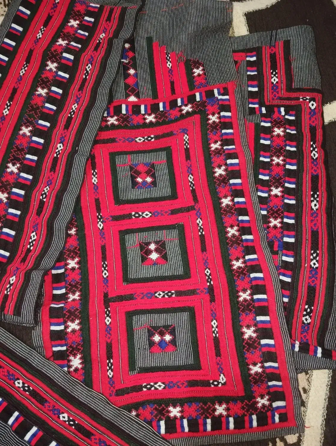 بدن استین|لباس|سراوان, |دیوار