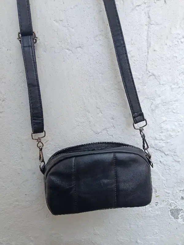 کیف|کیف، کفش، کمربند|آستانه اشرفیه, |دیوار