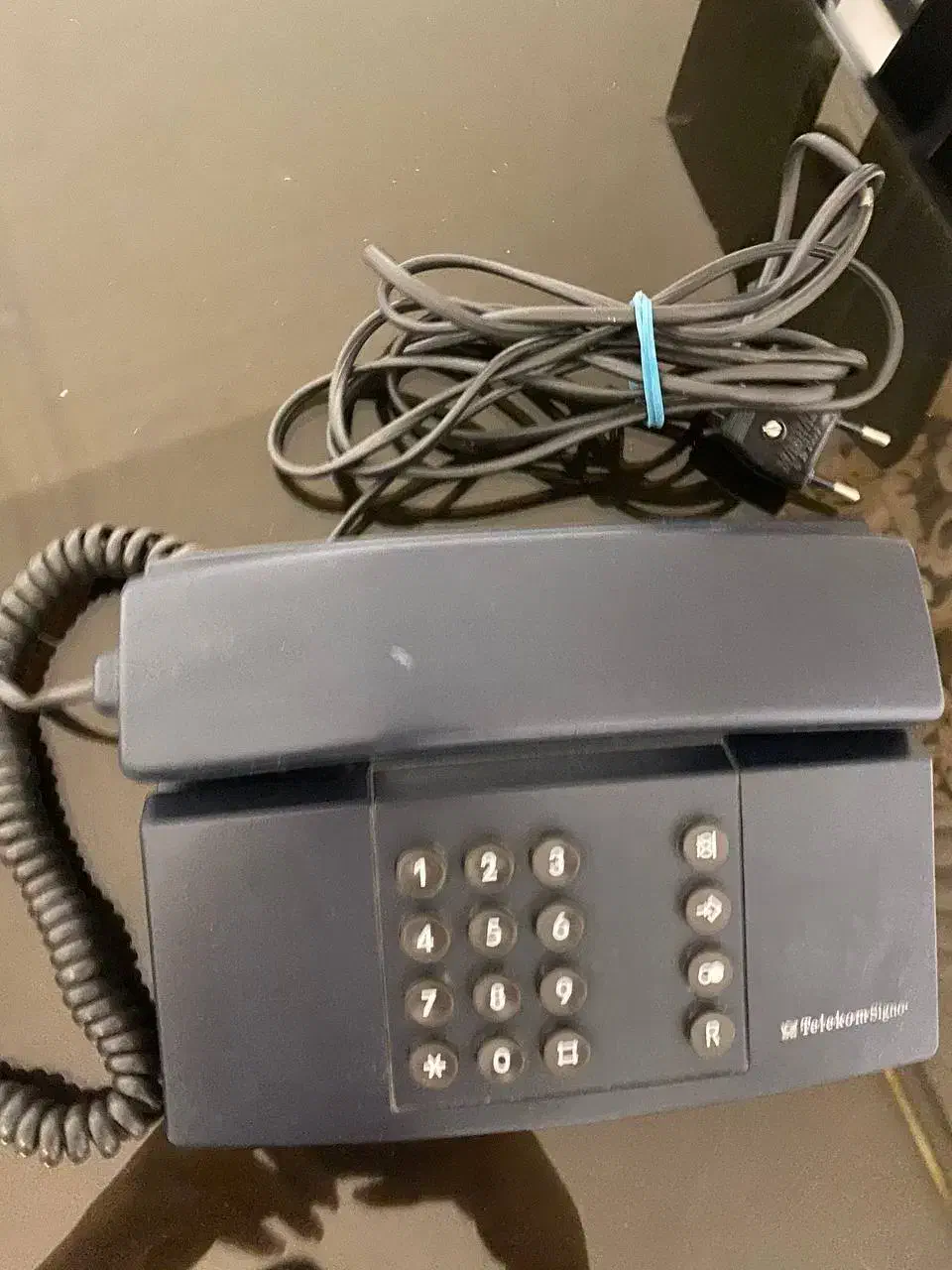 تلفن|تلفن رومیزی|اندیشه, اندیشه فاز ۴|دیوار