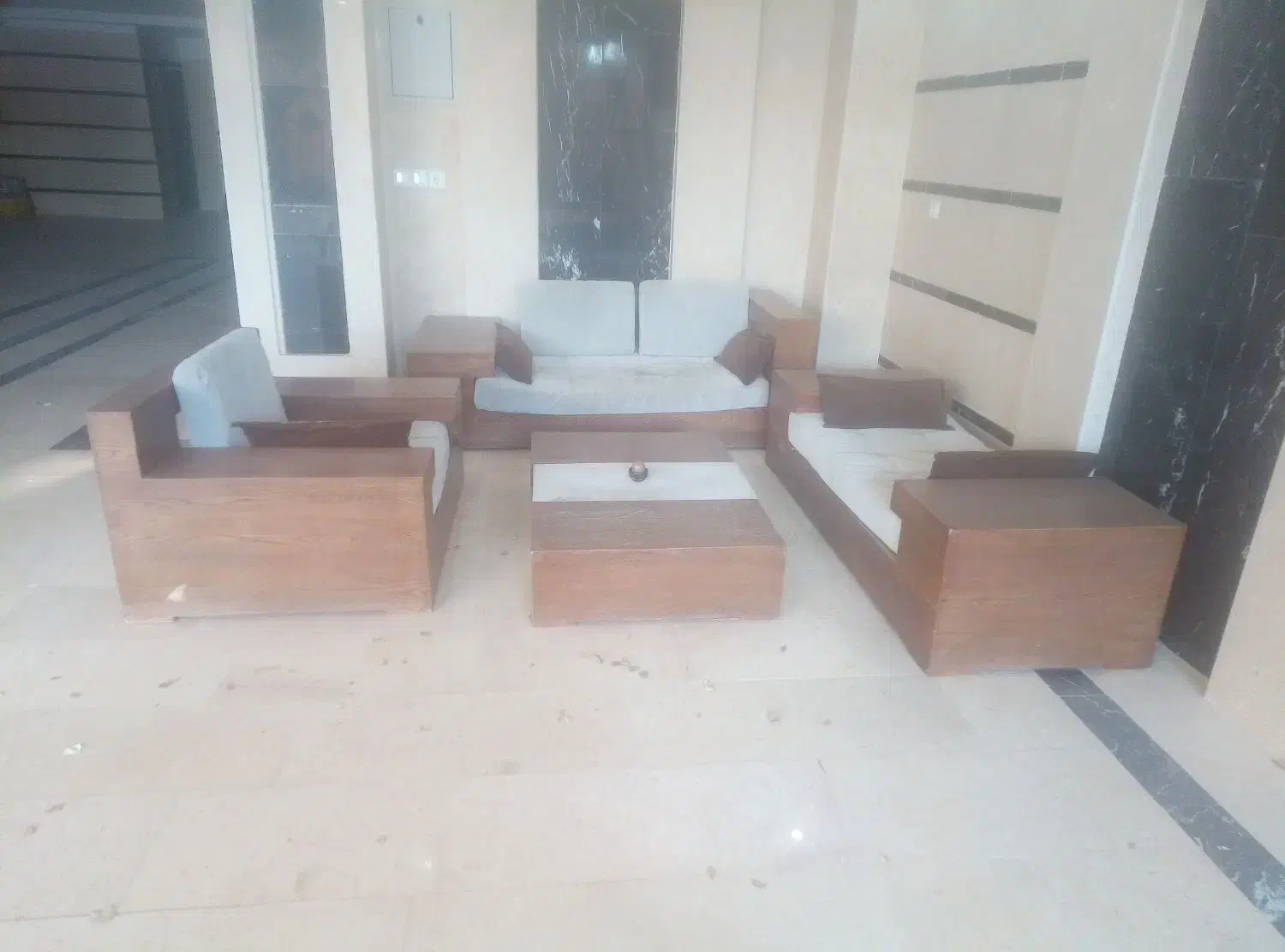 مبلمان به همراه میز وسط|مبلمان خانگی و میز عسلی|شاهرود, |دیوار