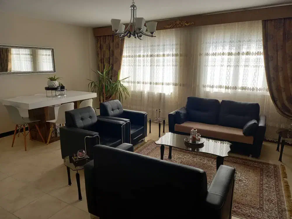 آپارتمان مبله فقط ماهیانه بیمارستان پیونداعضا صدرا|اجارهٔ کوتاهمدت آپارتمان و سوئیت|شیراز, شهرک گلستان|دیوار