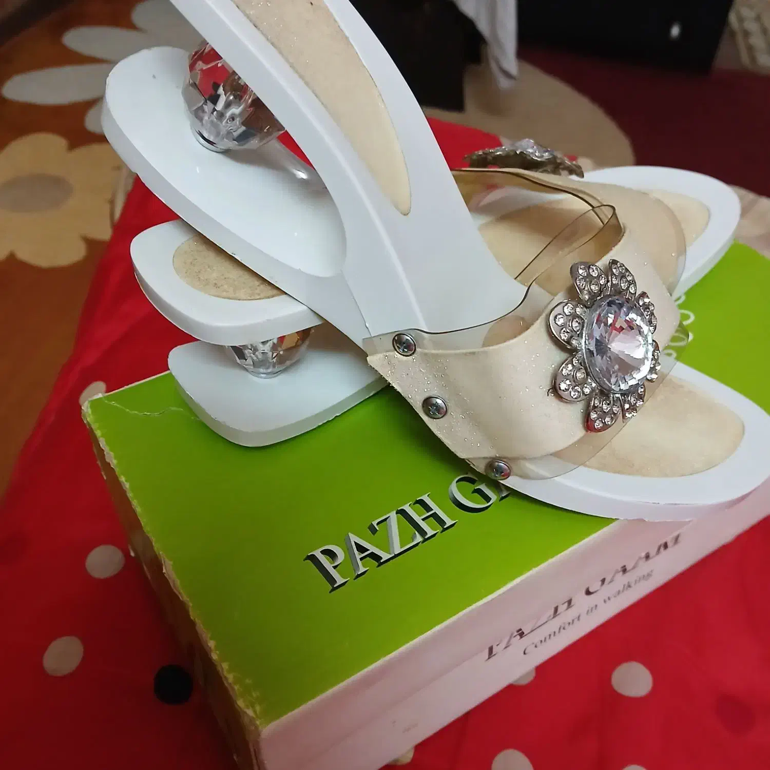 صندل|کیف، کفش، کمربند|شوشتر, |دیوار