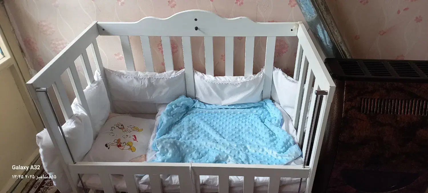تخت نوزاد تخت کنار مادد|تخت و صندلی بچه|فردیس, شهرک ارم|دیوار
