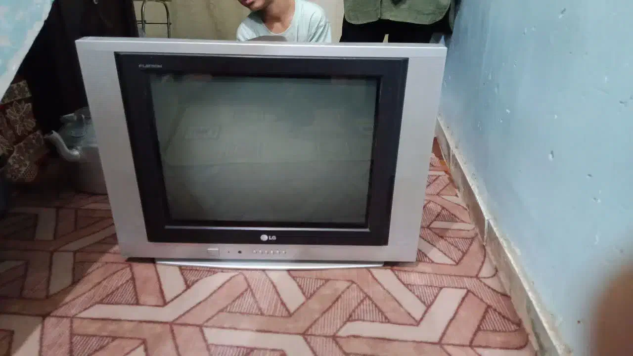 تلویزیون رنگی الجی|تلویزیون و پروژکتور|سمنان, |دیوار