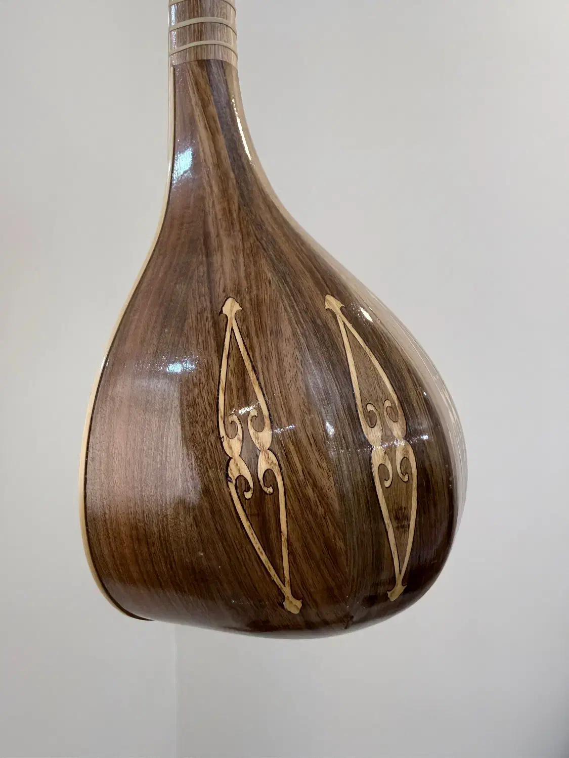 سه تار|سازهای سنتی|ری, شهید غیوری (ابن باویه)|دیوار