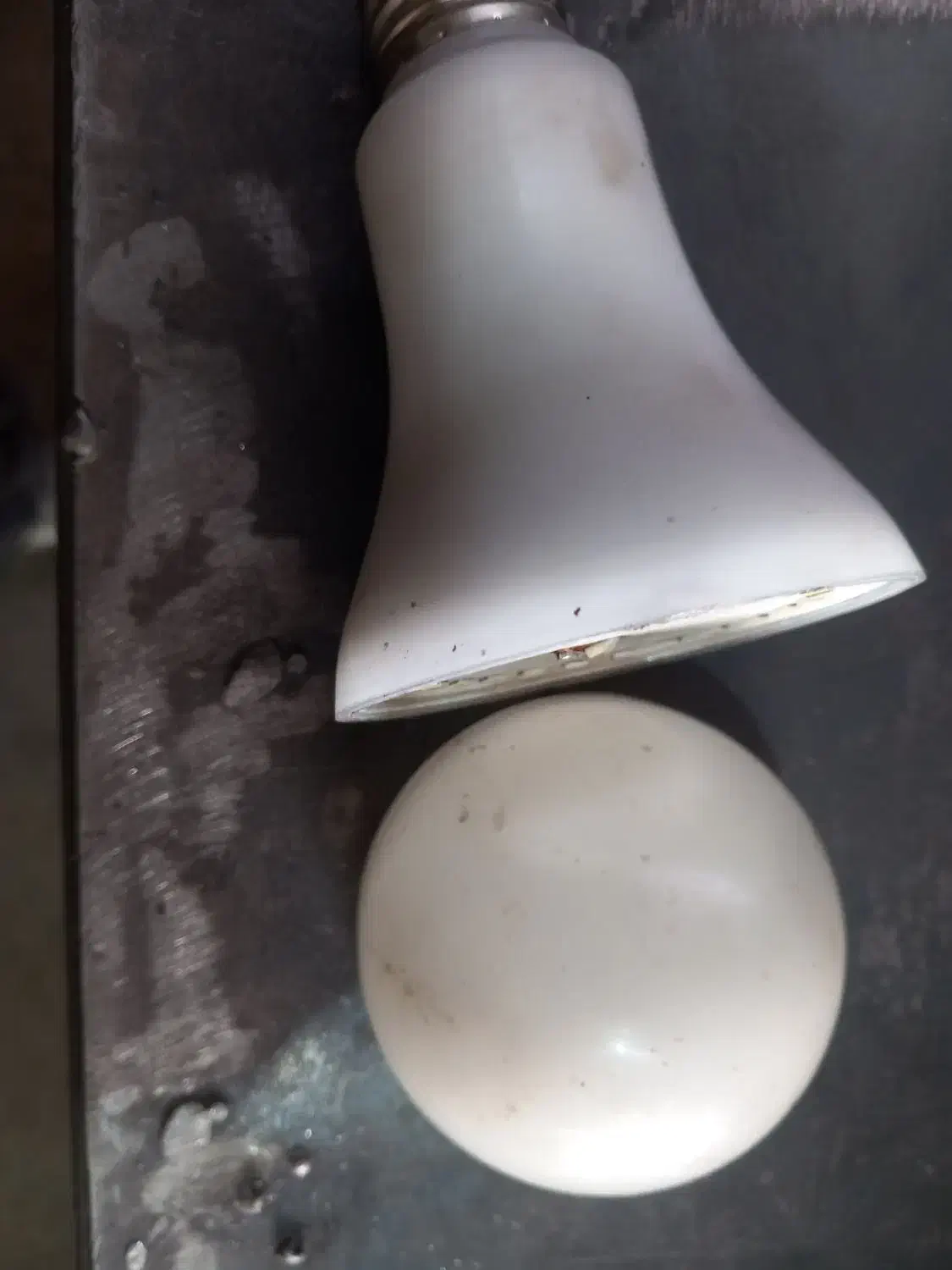 لامپ|لامپ و چراغ|نجف‌آباد, صالح آباد|دیوار