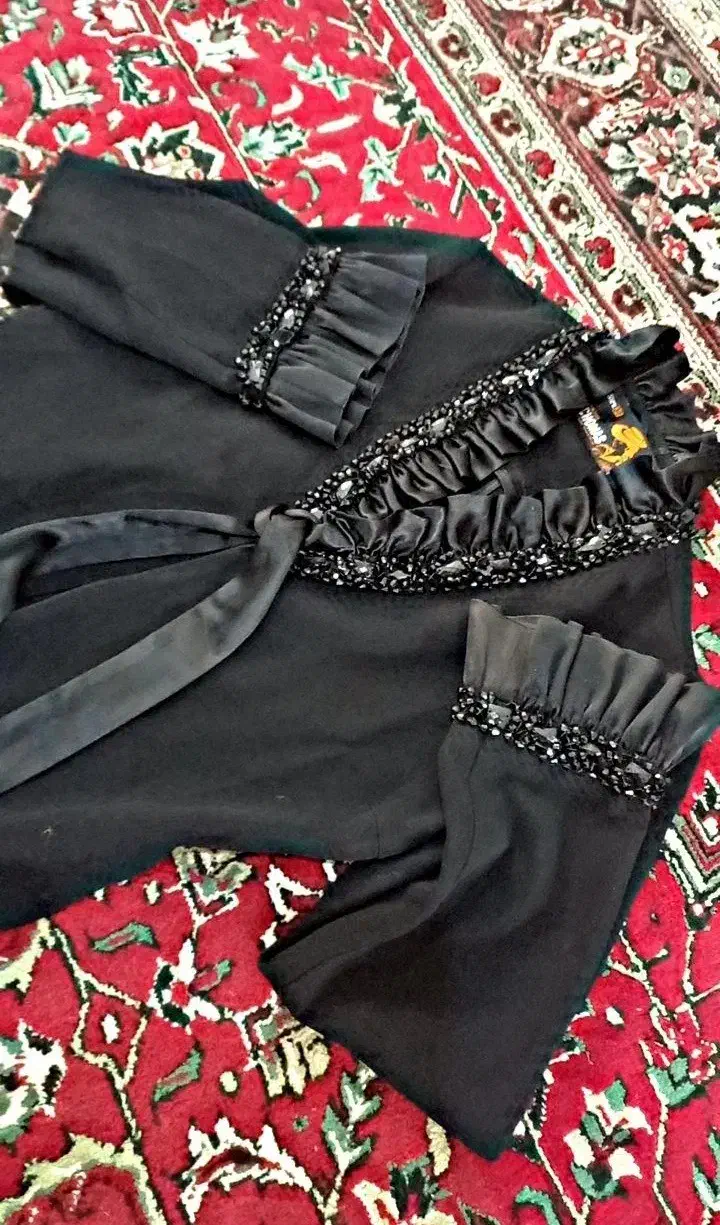 مانتو مجلسی|لباس|خوی, |دیوار