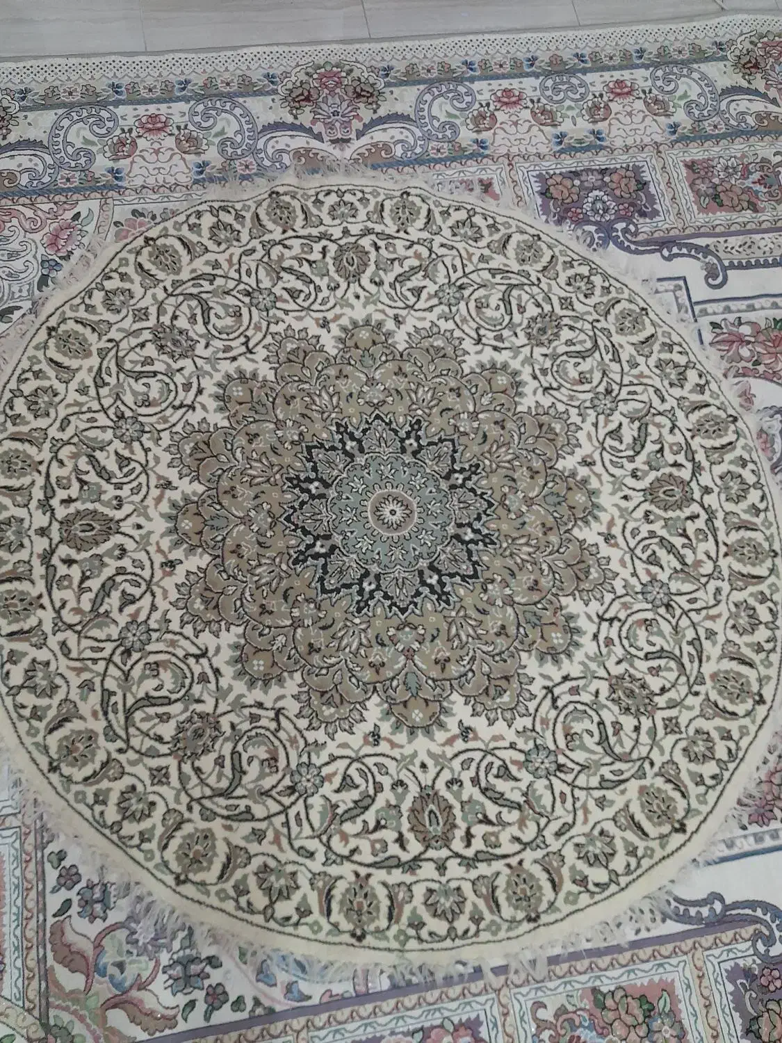 فرش گرد در ابعاد ۱/۵ در۱/۵|فرش|اندیشه, شهرک مریم|دیوار