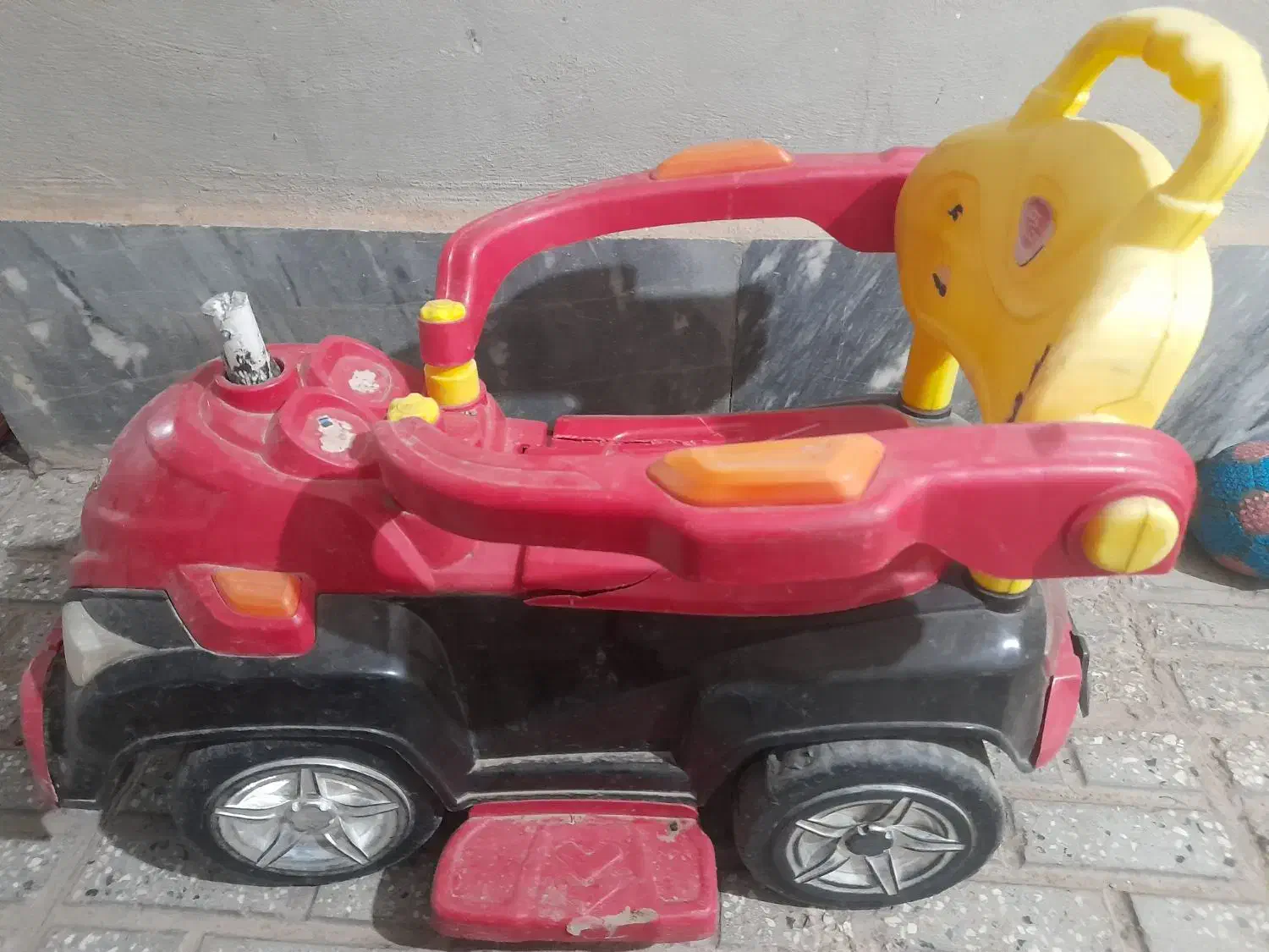 ماشین‌کودک|اسباب‌‌بازی|قائن, |دیوار