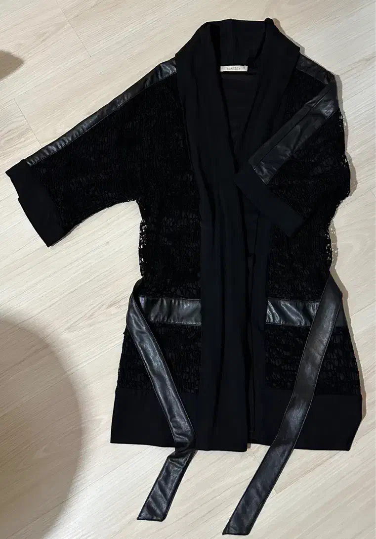 تعداد ۵عدد کاپشن و بارانی|لباس|تبریز, |دیوار