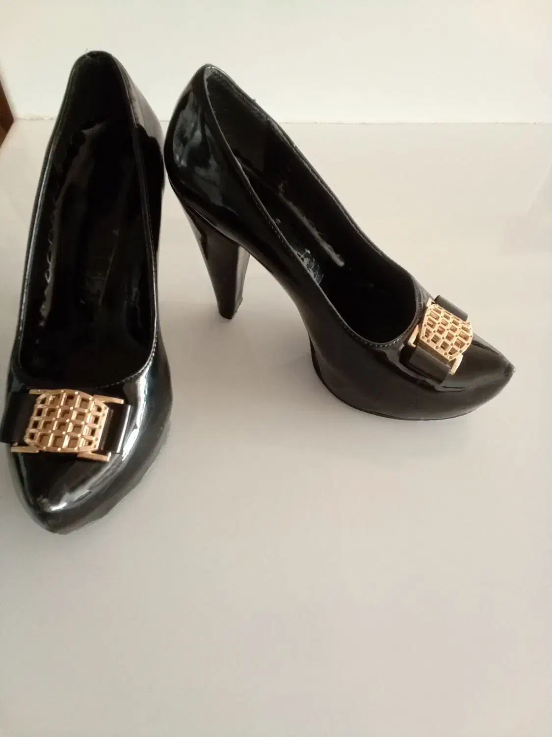 کفش مجلسی|کیف، کفش، کمربند|اهر, |دیوار