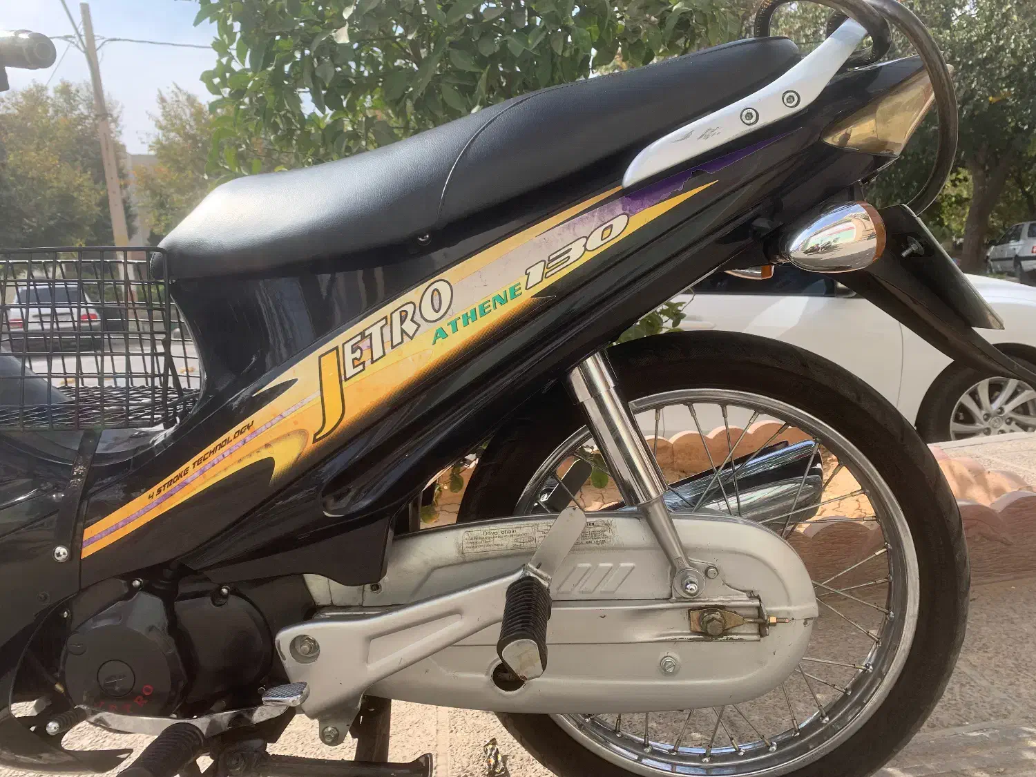 موتور سیکلت ویو جترو زیر خاکی مشابه نو|موتورسیکلت|شیراز, قلعه شاهزاده بیگم|دیوار