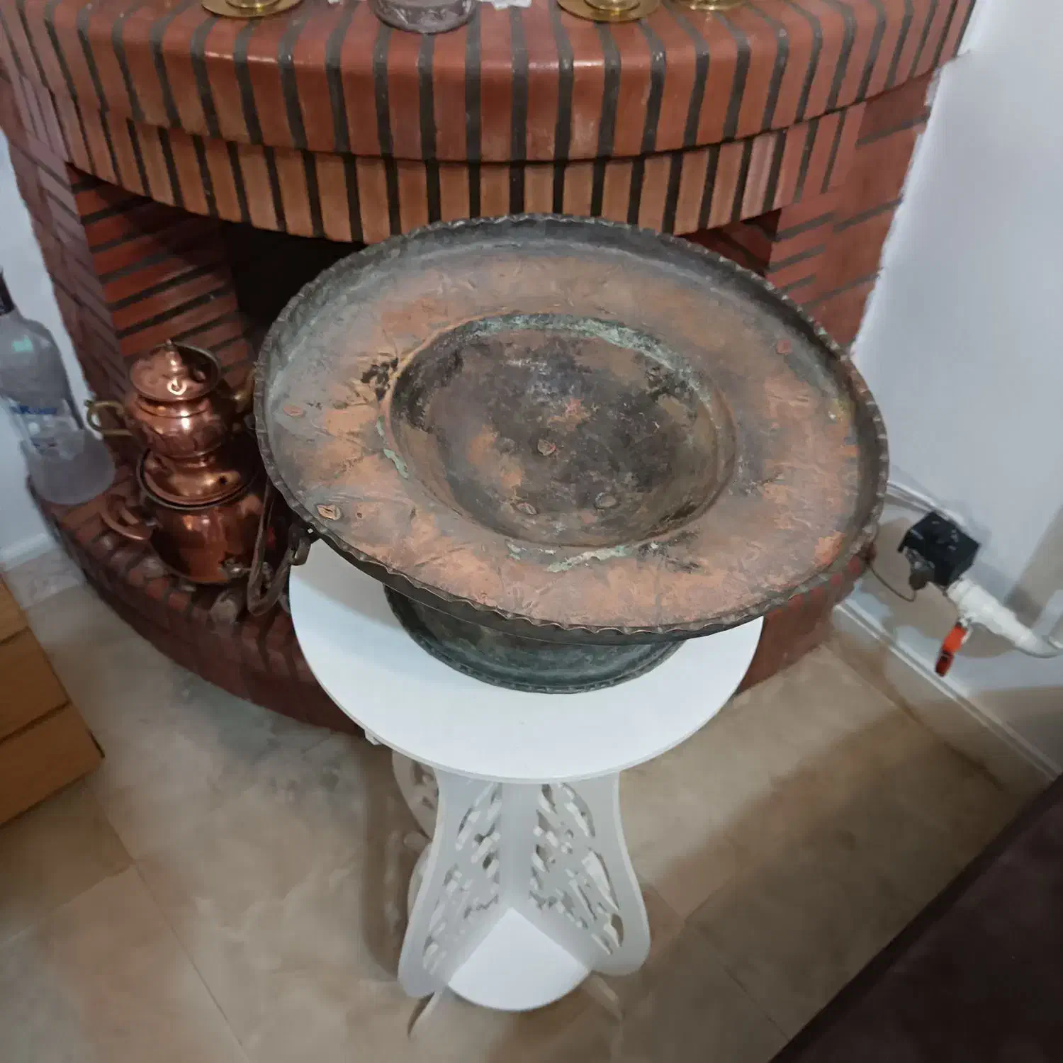 منقل مسی قدیمی|کلکسیون اشیاء عتیقه|رشت, سعدی (تختی)|دیوار