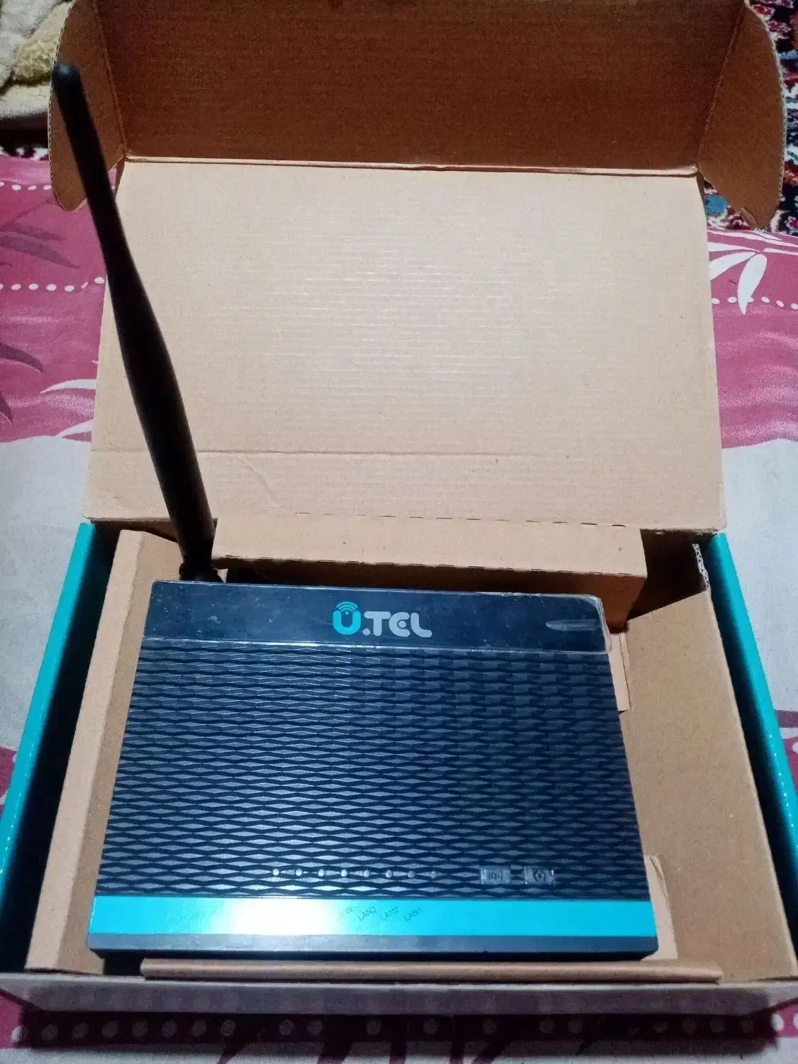 مودم|مودم و تجهیزات شبکه|صحنه, |دیوار