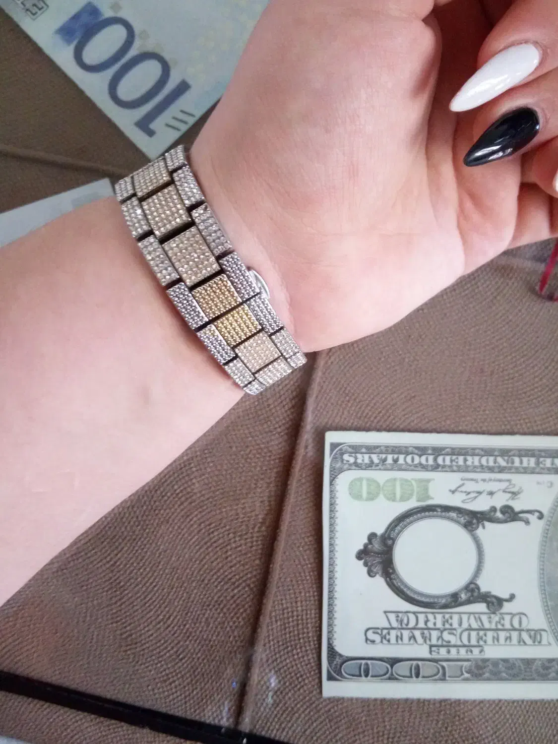 ساعت نگین دار|ساعت|دورود, |دیوار