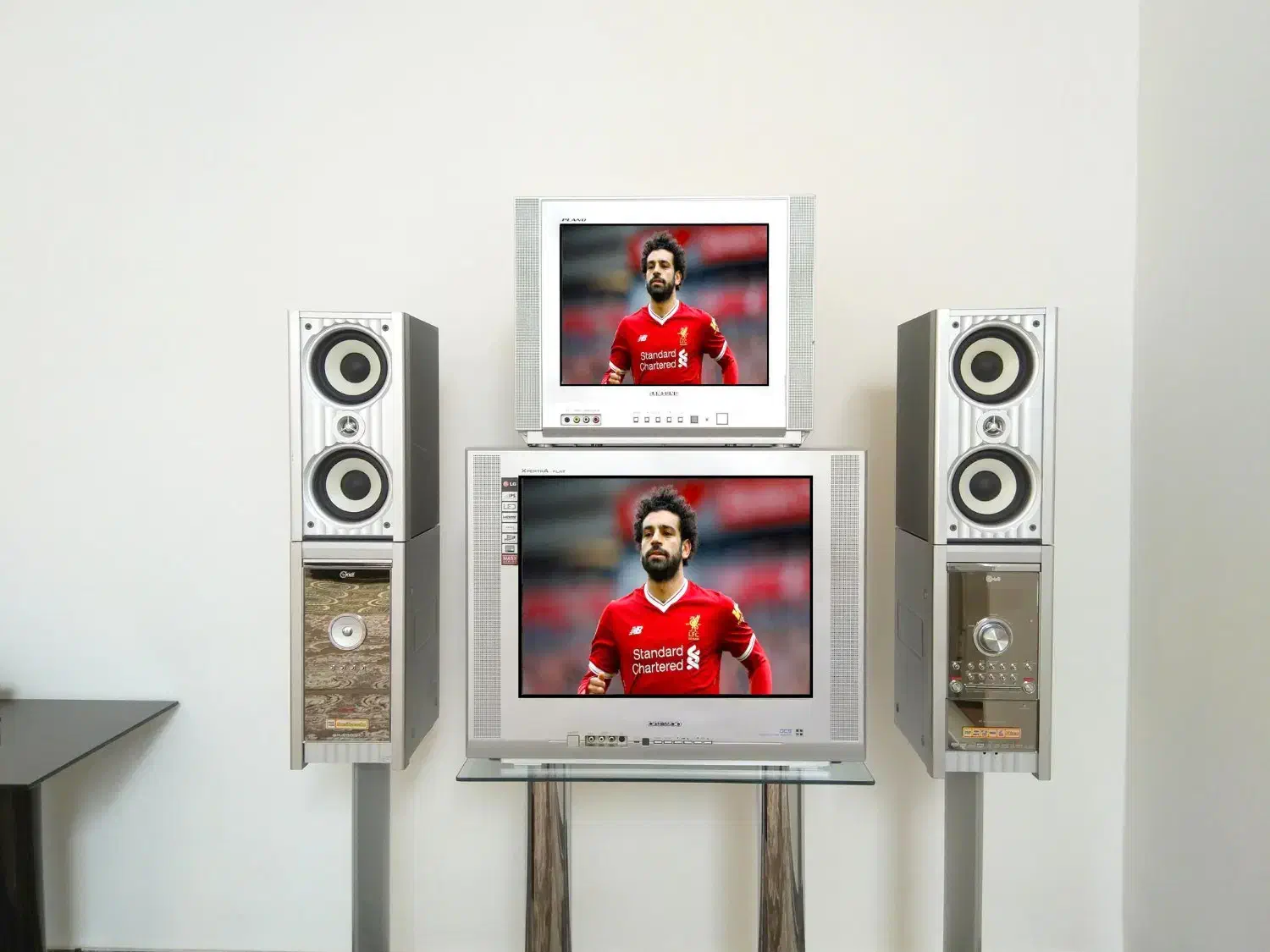 تلویزیون 15 و 21|تلویزیون و پروژکتور|خرم‌آباد, |دیوار