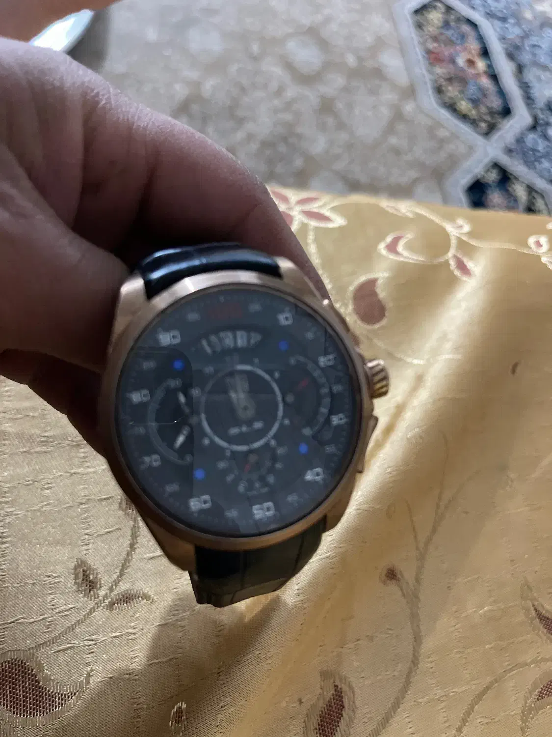 ساعت پنج موتوره مرسدس|ساعت|کرج, کلاک پایین|دیوار