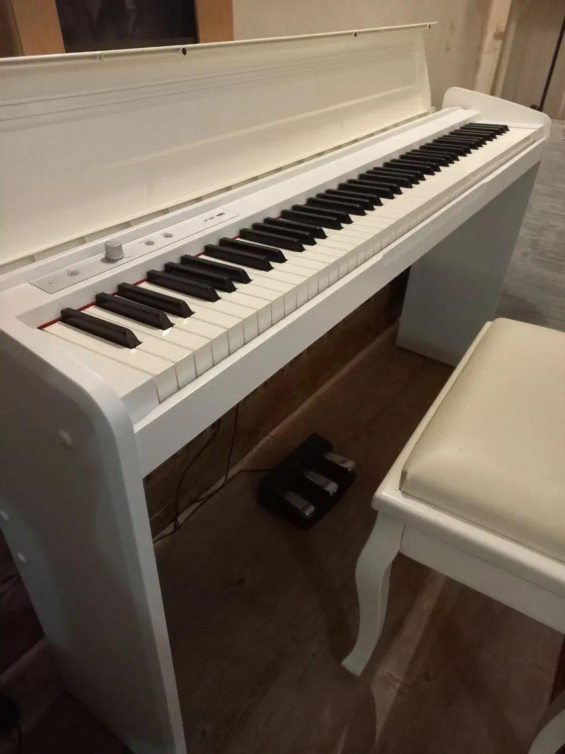 پیانوی کرگ lp180|پیانو، کیبورد، آکاردئون|لاهیجان, رجایی|دیوار