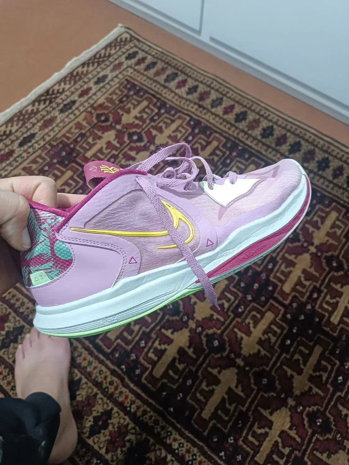 کفش والیبال|کیف، کفش، کمربند|گمیشان, |دیوار