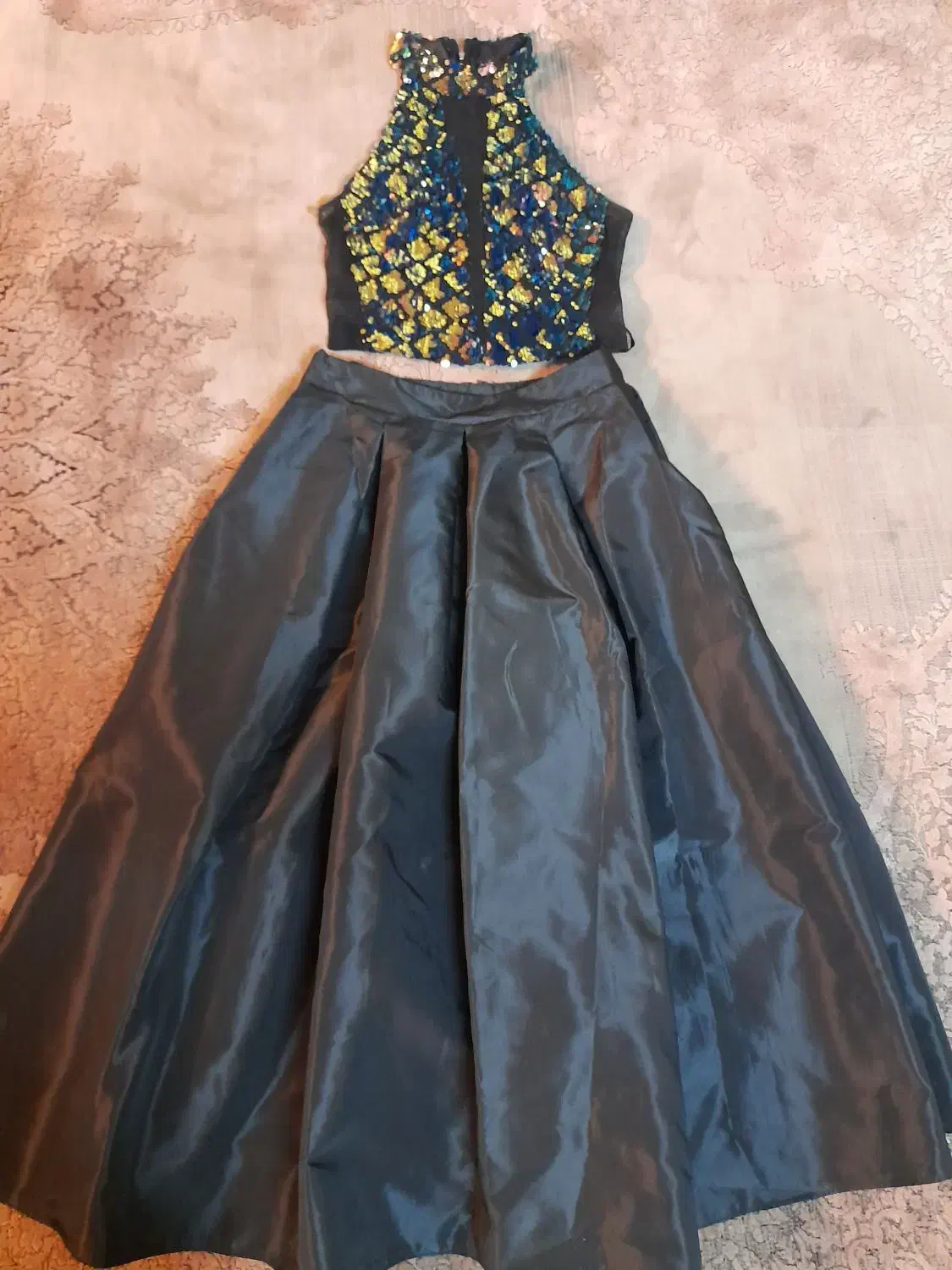 تعدادی لباس مجلسی دخترانه سایز ۳۶و ۳۸|لباس|مشهد, سجاد شهر|دیوار