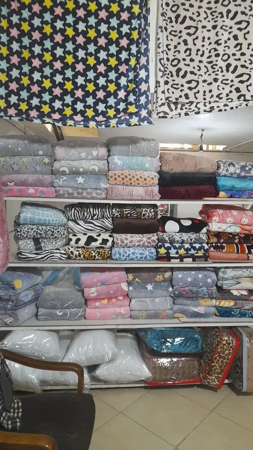 فروش پتوهای ایرانی و خارجی|رختخواب، بالش، پتو|تاکستان, |دیوار