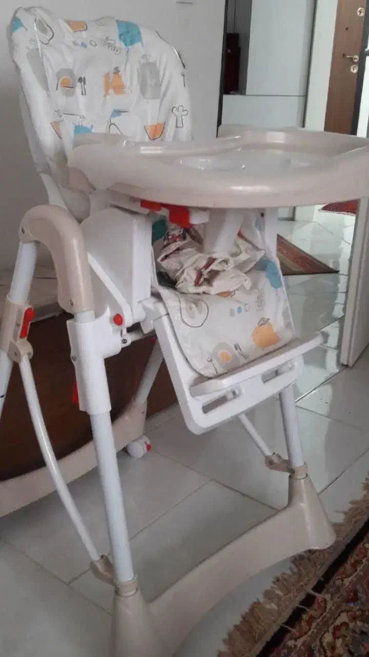 صندلی غذای کودک|تخت و صندلی بچه|چهارباغ, |دیوار