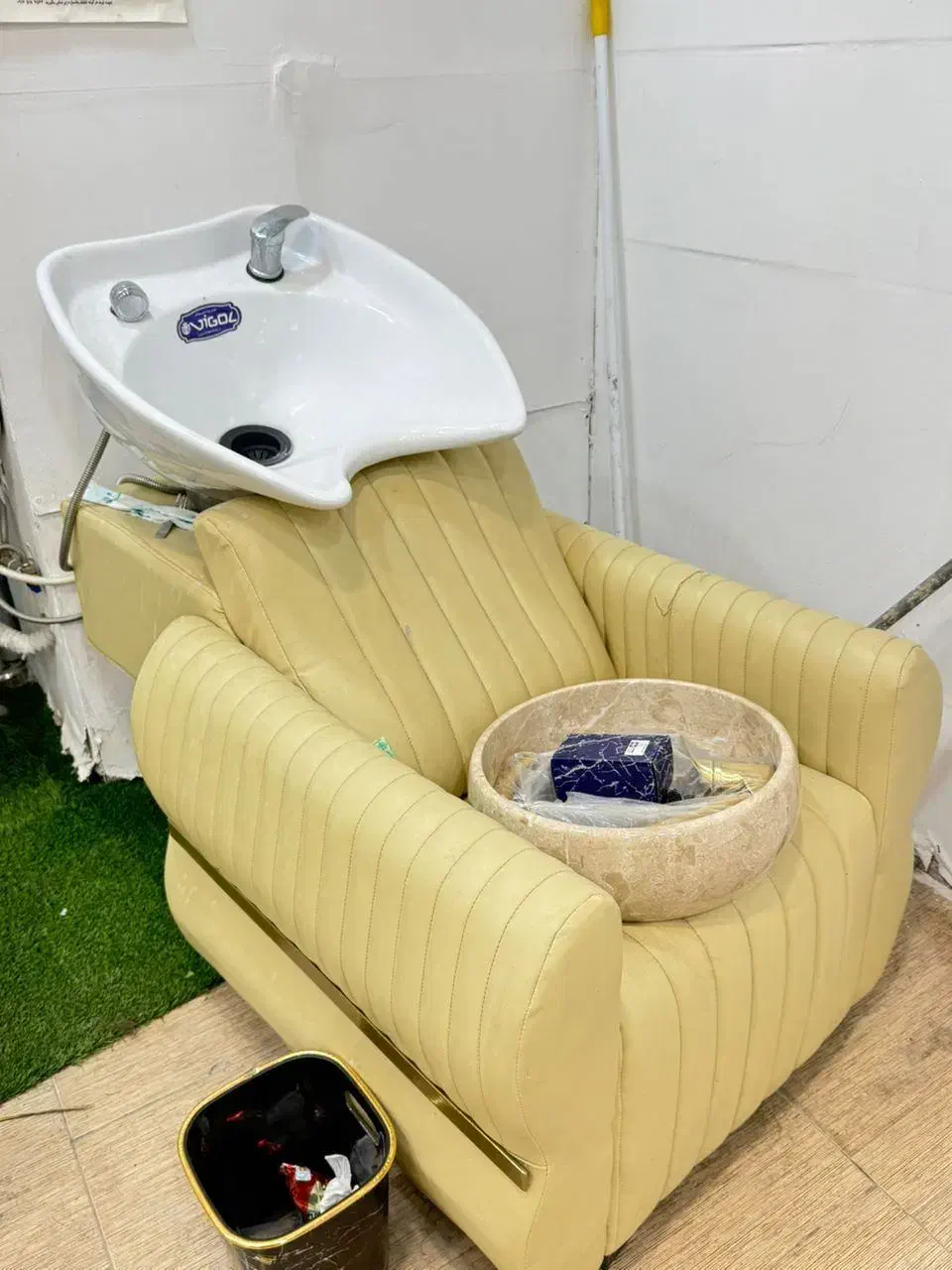 سرشور اب گرم کن تخت مژه|آرایشگاه و سالن‌های زیبایی|دهدشت, |دیوار