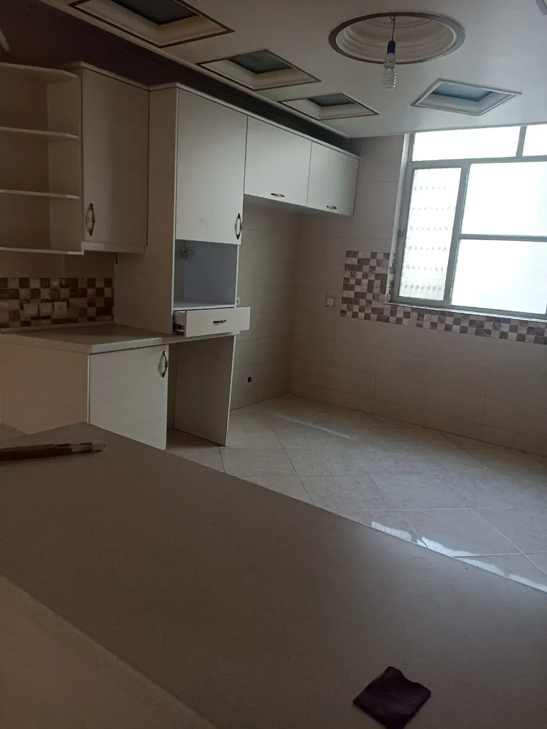 140 متر آپارتمان طبقه اول ویلایی علامه امینی شمالی