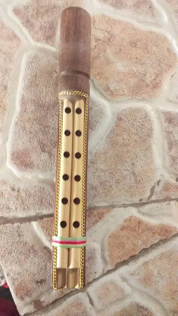 دسته نی انبان رضا غریبی|سازهای بادی|شاهینشهر, عطار|دیوار