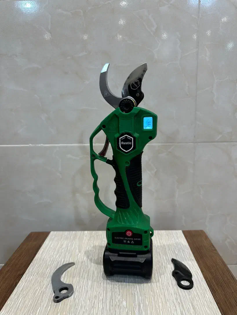 قیچی هرس شارژی ۸۳۲ پلاس اصل کره|ابزارآلات|مراغه, |دیوار