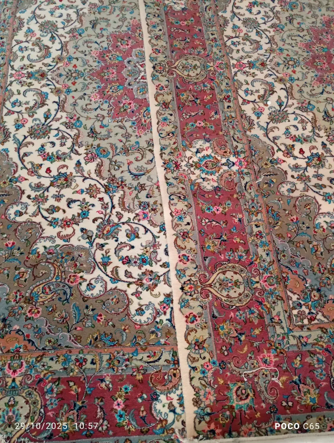 60خانه کلک و ابریشم|فرش|کاشان, فین کوچک|دیوار