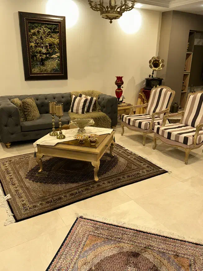 مبل چستر و میز نهارخوری|مبلمان خانگی و میز عسلی|تهران, شهران جنوبی|دیوار