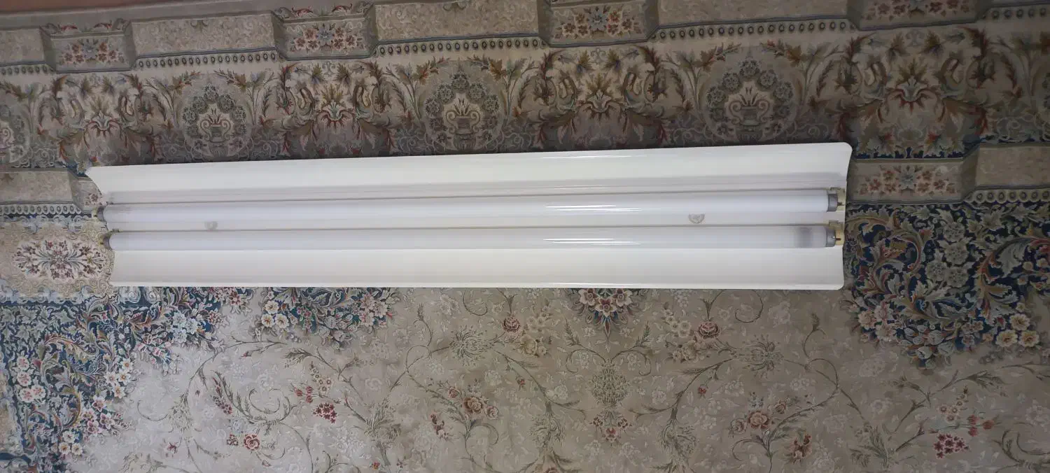 دوتا لامپ مهتابی|لامپ و چراغ|کرمانشاه, |دیوار