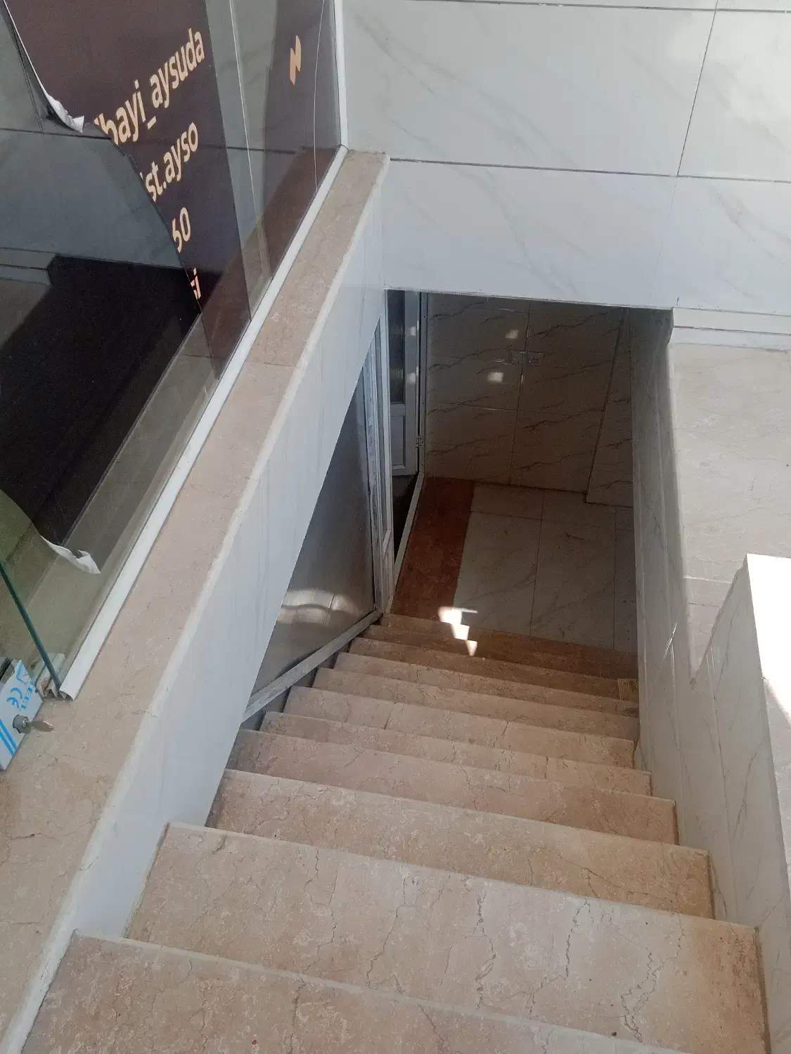 اجاره و رهن مغازه دو طبقه|اجارهٔ مغازه و غرفه|شهرضا, |دیوار