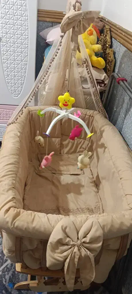 تخت کودک|تخت و صندلی بچه|ایرانشهر, |دیوار