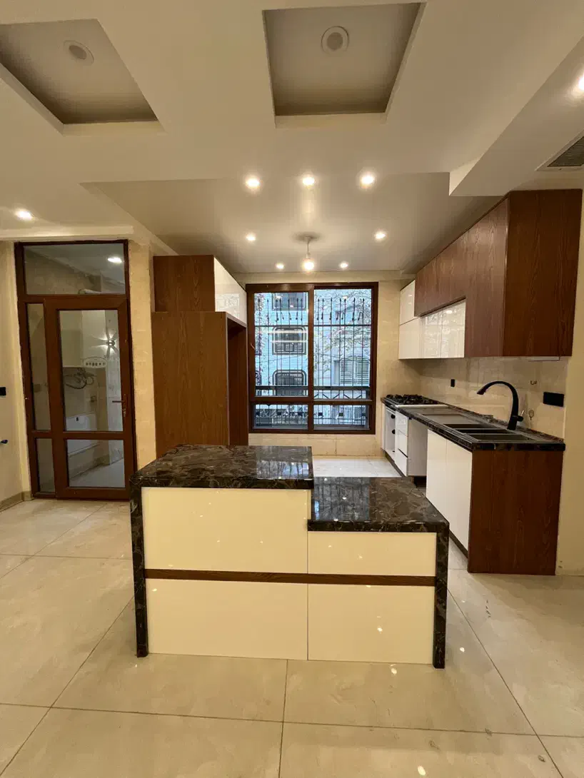 ۱۱۵ متر ۲ خواب / نوساز / ۲ پارکینگ