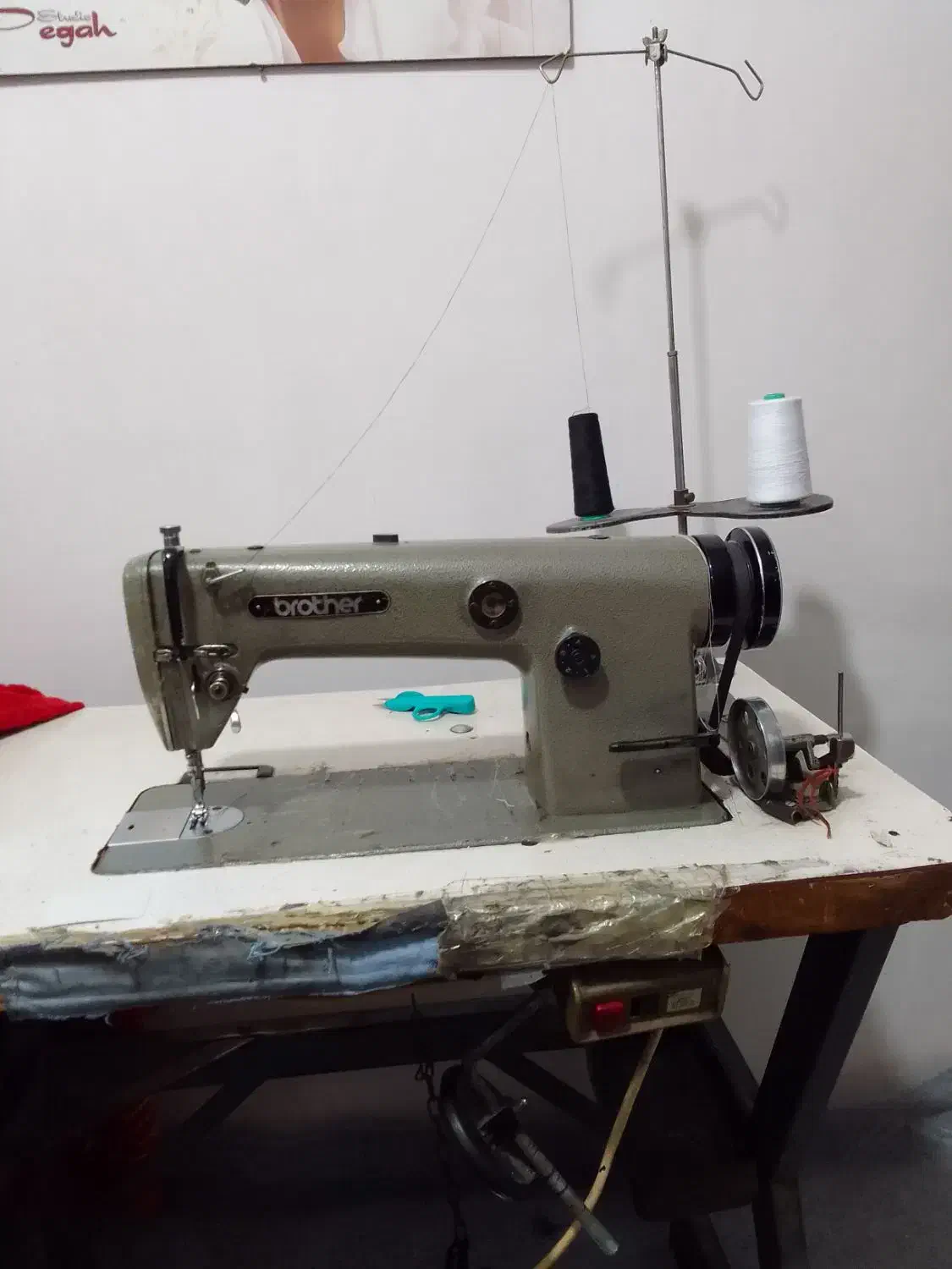 چرخ خیاطی صنعتی|چرخ خیاطی و ریسندگی|اندیشه, اندیشه فاز ۴|دیوار