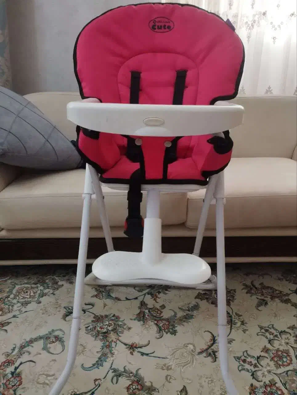 صندلی غذاخوری کودک برند دلیجان بسیار تمیز و نو|تخت و صندلی بچه|سبزوار, شهرک اندیشه|دیوار