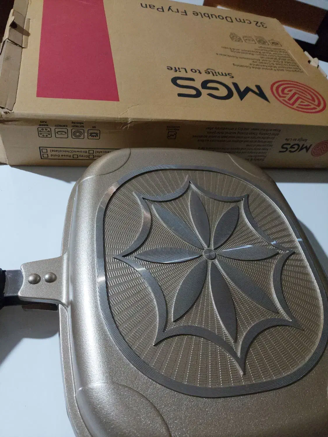 تابه دوطرفه|ظروف پخت‌وپز|اقبالیه, |دیوار