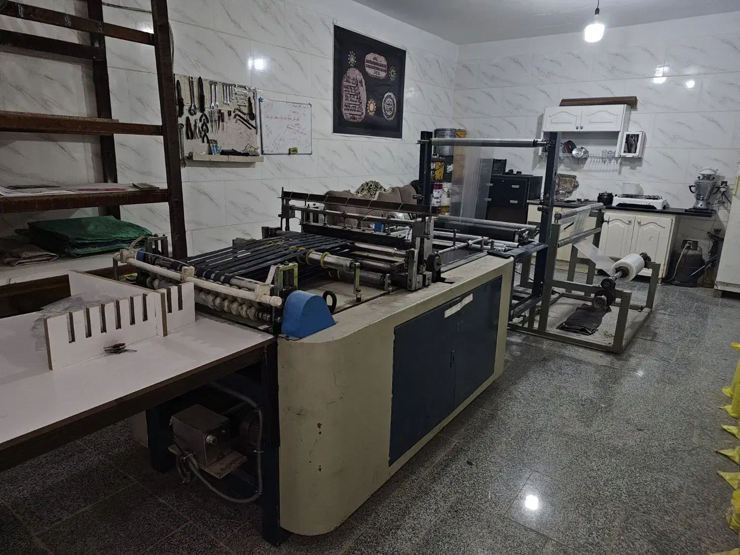 دستگاه بغل دوخت عرض۷۰ چینی(فروش فوری)|ماشین‌آلات صنعتی|تهران, شهرک دریا|دیوار