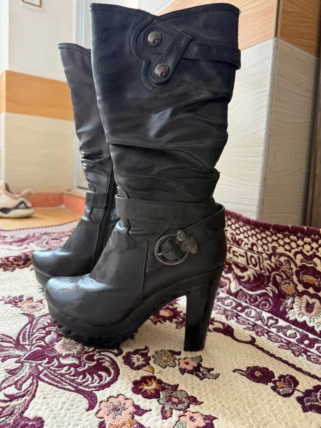 پوتین اصل وارداتی|کیف، کفش، کمربند|مرند, |دیوار