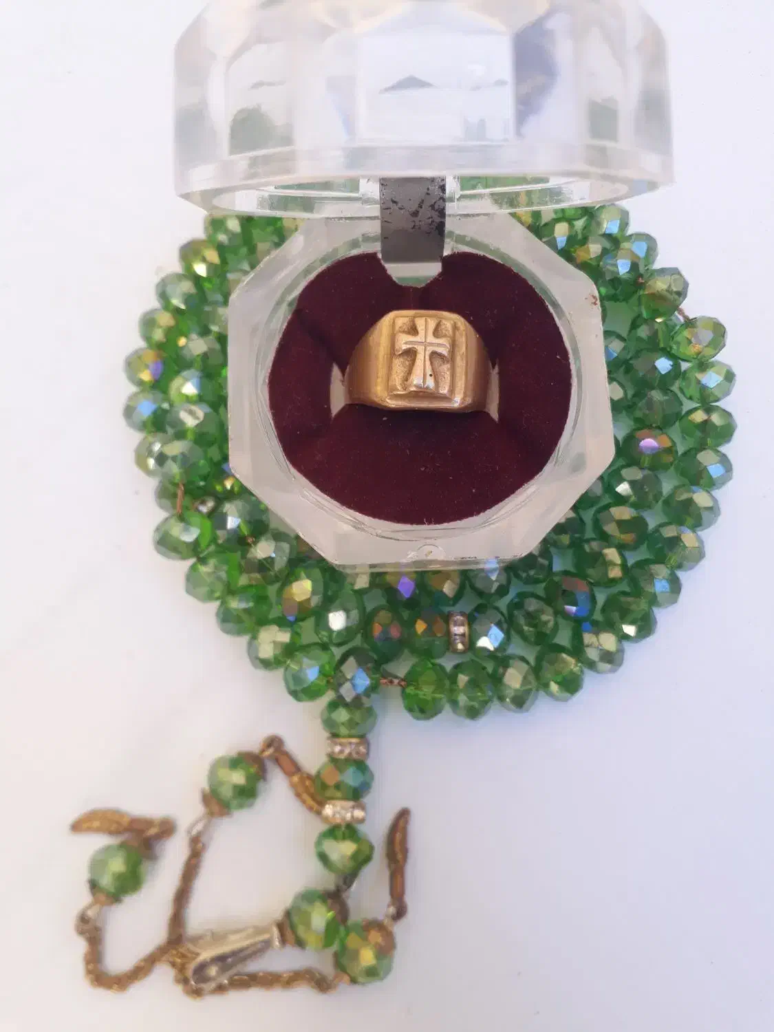 انگشتر نقش صلیب طلایی قدیمی  ۶۰۰ هزار توکان|جواهرات|قم, خاکفرج|دیوار