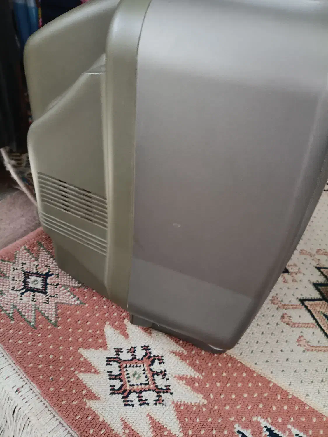 تلویزیون|تلویزیون و پروژکتور|رشت, جانبازان|دیوار