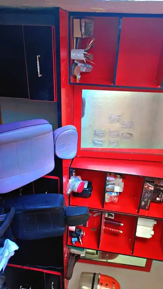 دکور ارایشگاه زنانه|آرایشگاه و سالنهای زیبایی|ارژن, |دیوار