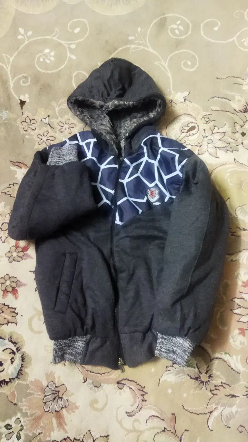 کاپشن|کفش و لباس بچه|قم, سراجه (۱۵ خرداد)|دیوار