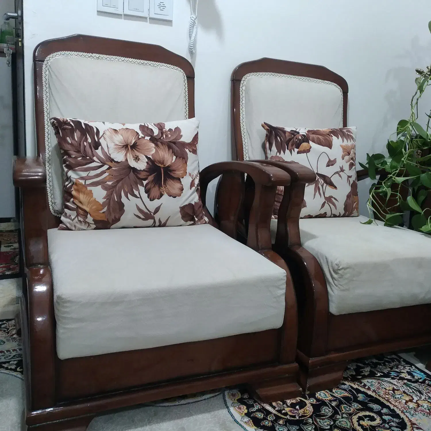 دو عدد مبل|مبلمان خانگی و میز عسلی|خرم‌آباد, |دیوار