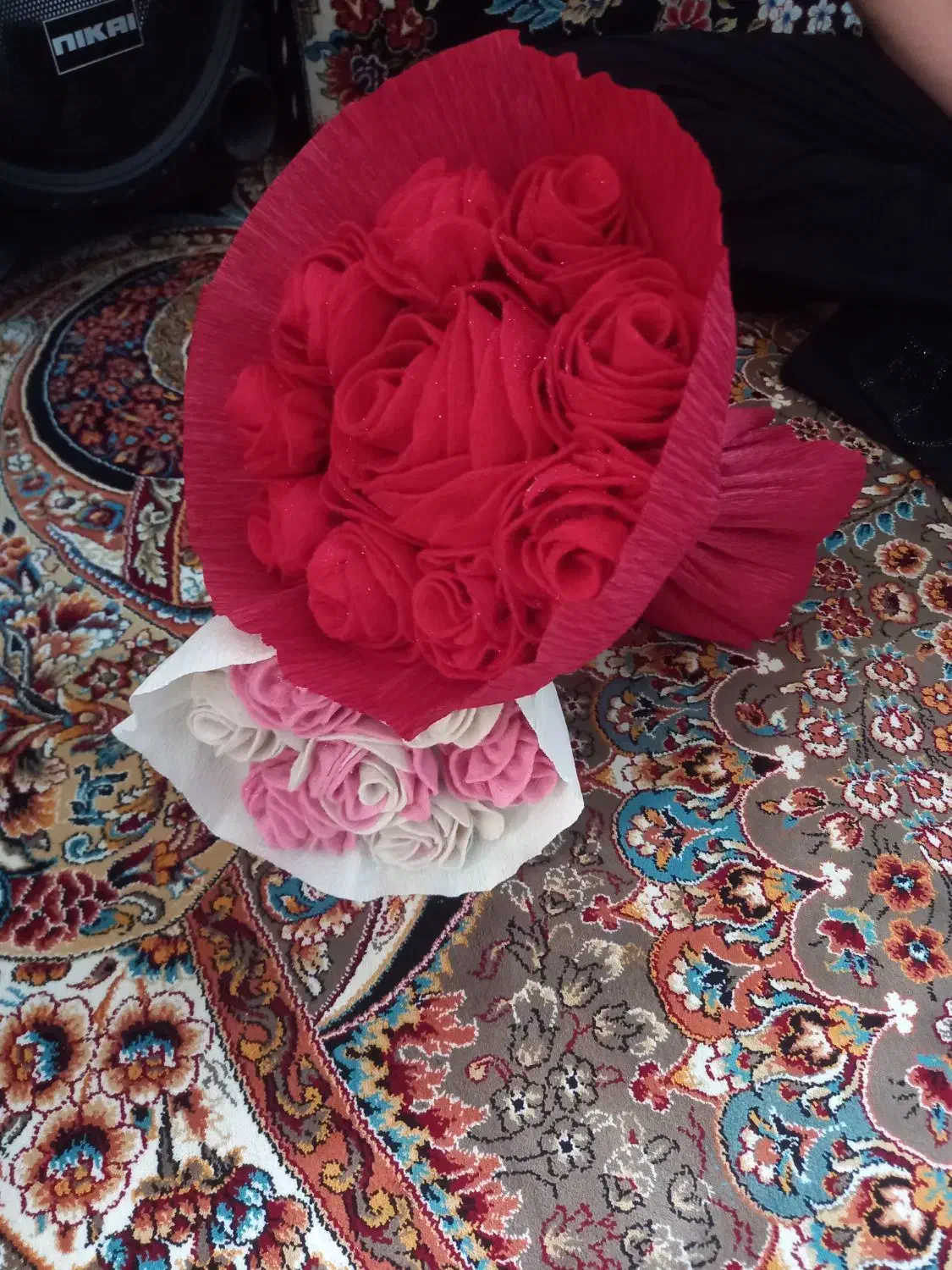 دسته گل|گل مصنوعی|قم, چهل درخت‎|دیوار