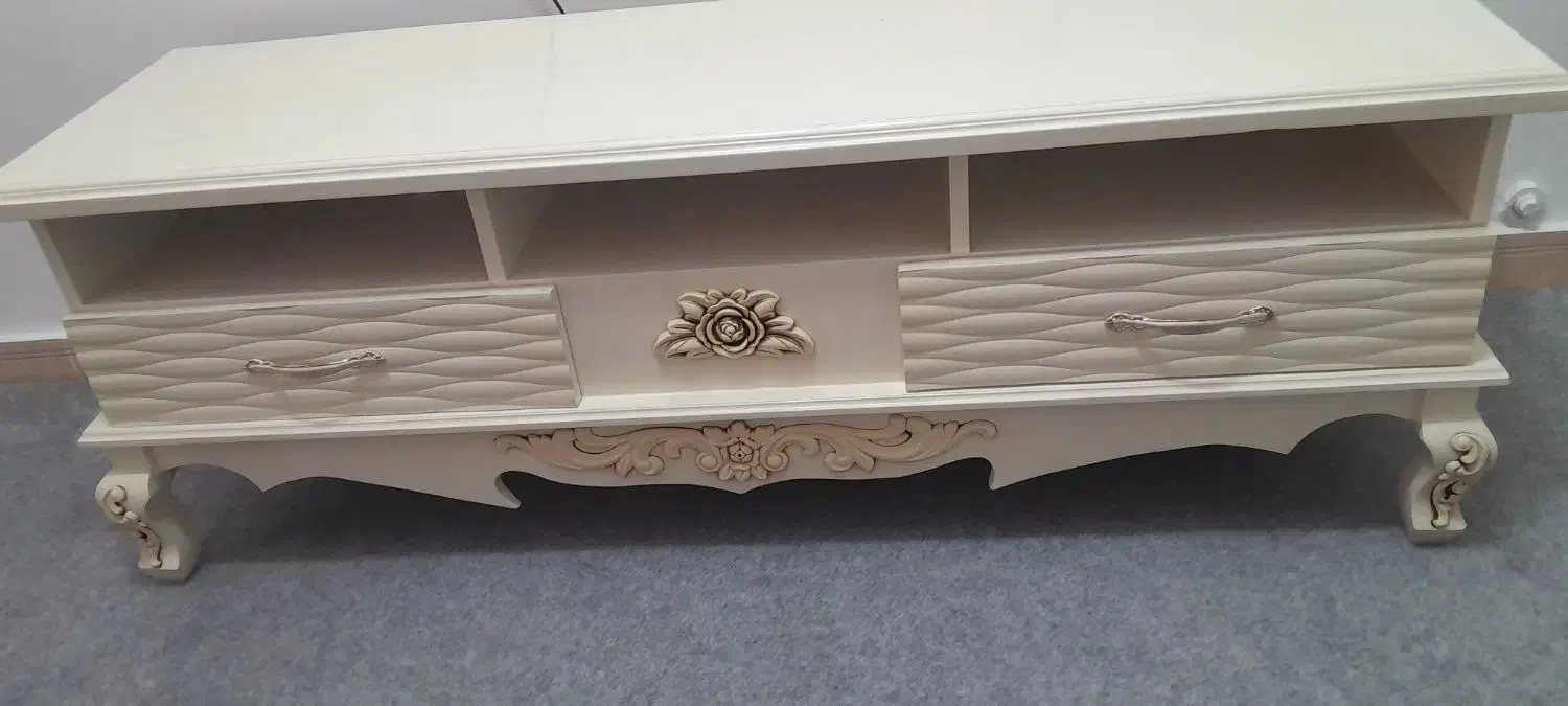 مبل و میز تلویزیون|مبلمان خانگی و میز عسلی|رشت, پیرسرا|دیوار