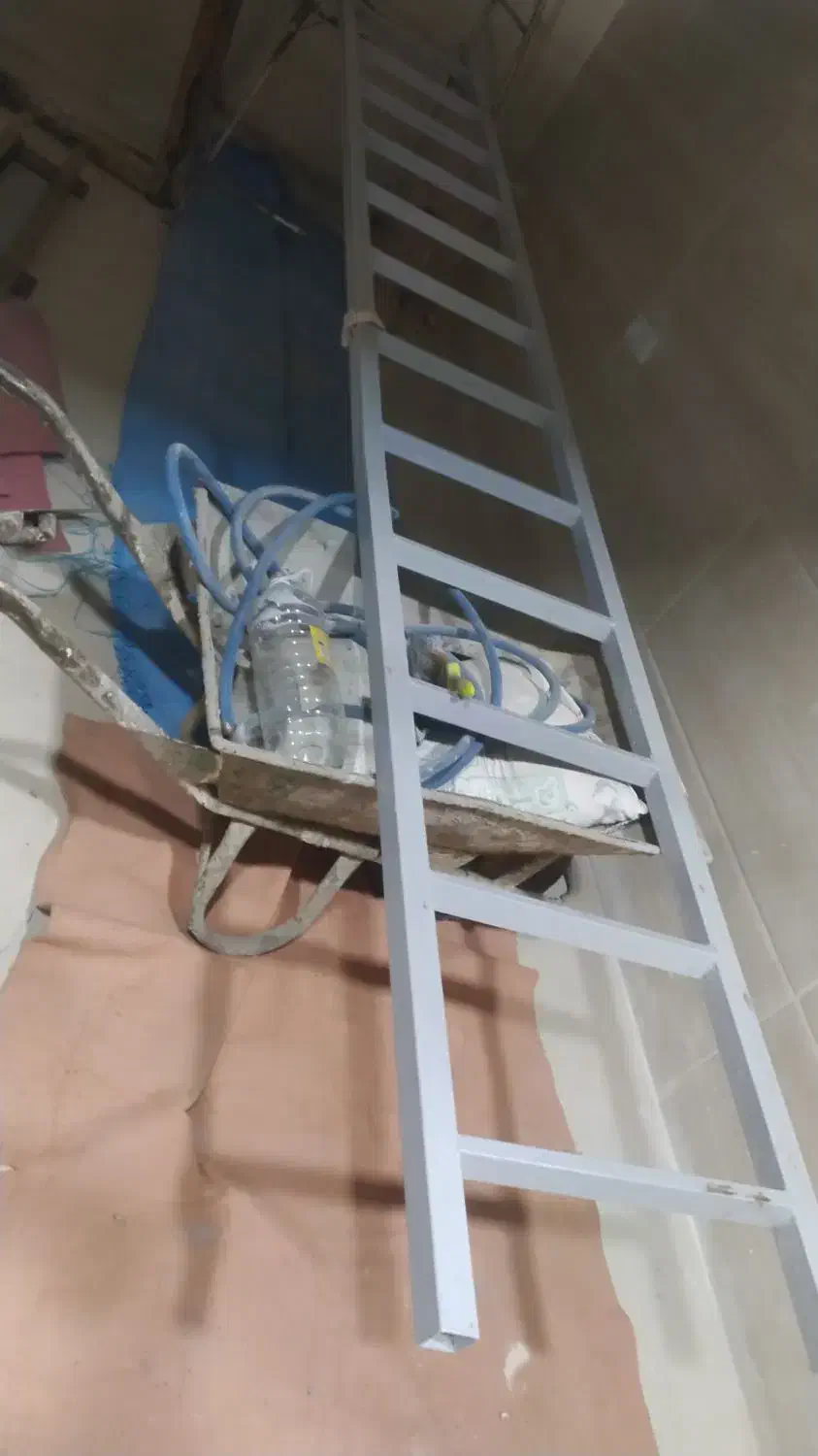 نردبان ۴ متری|مصالح و تجهیزات ساختمان|نسیم‌شهر, |دیوار